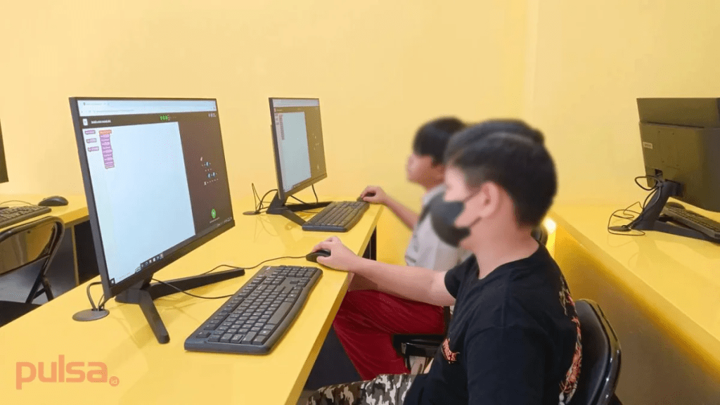Kelas Pemrograman Algorithmics Siapkan Inovator Masa Depan